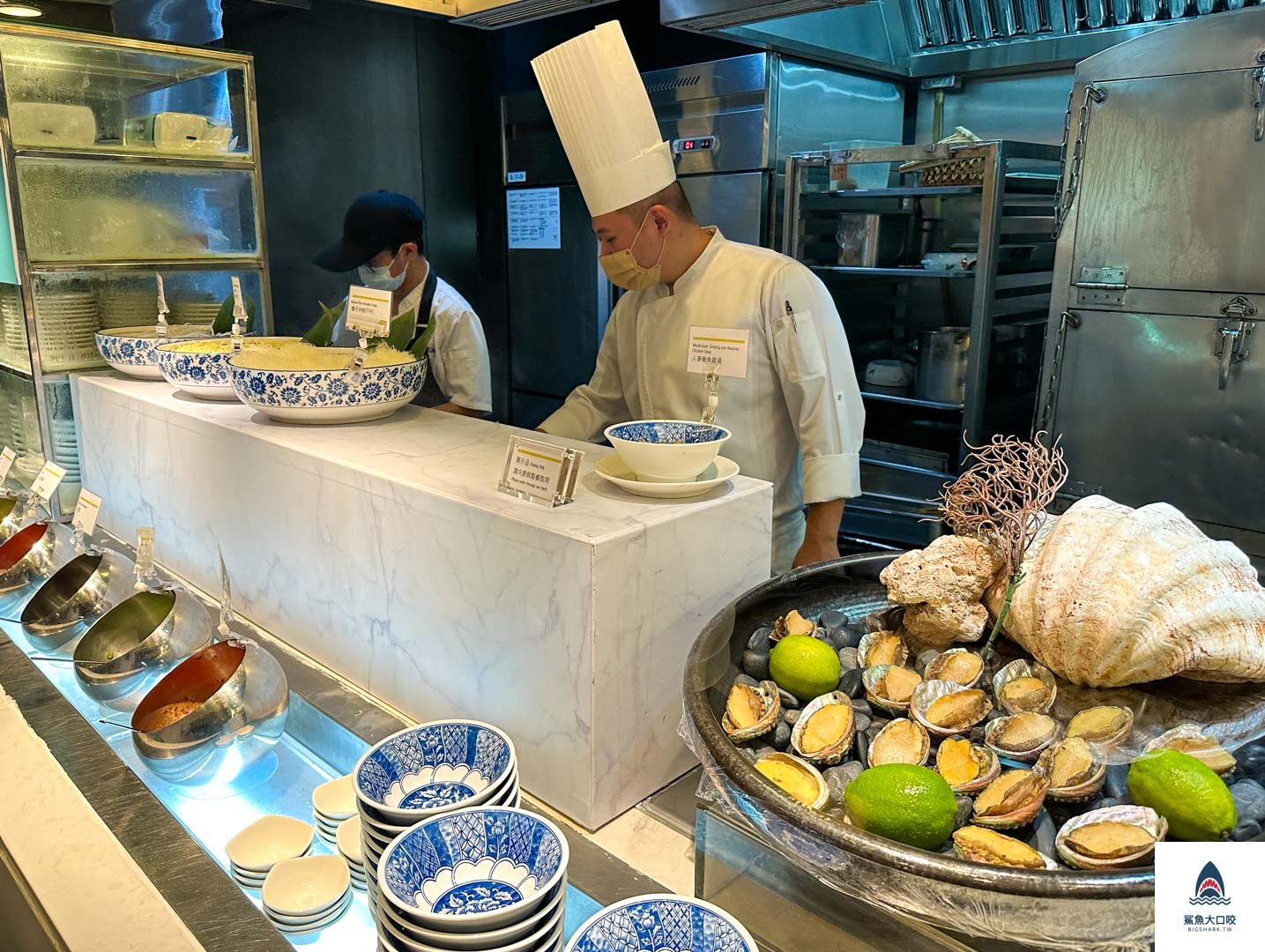 探索廚房推薦,台北寒舍艾美酒店探索廚房,信義區美食,探索廚房,探索廚房菜單,探索廚房用餐時間,吃到飽推薦,台北吃到飽推薦,探索廚房價錢 @鯊魚大口咬