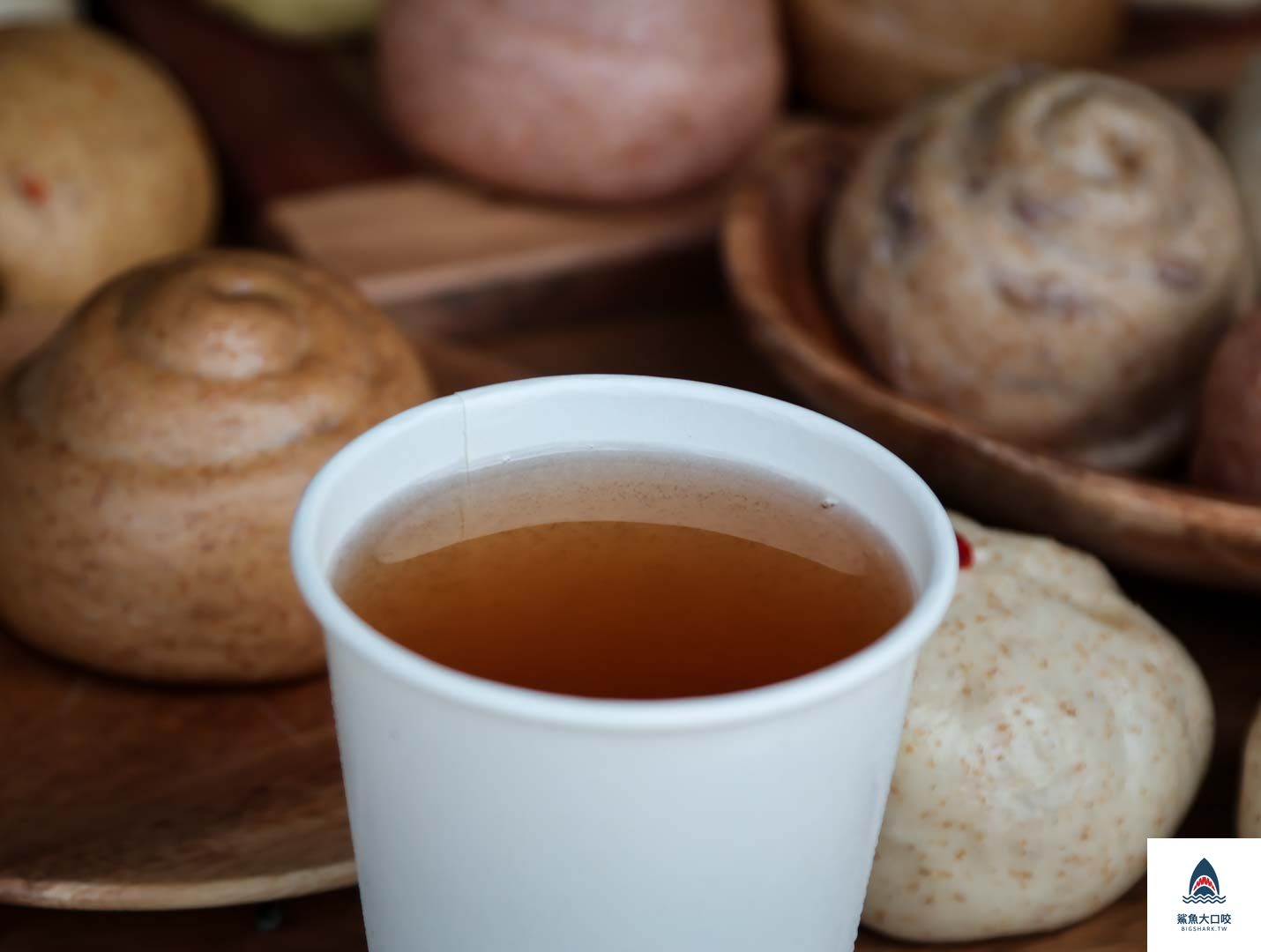 南投景點,冒煙的饅頭店好吃,南投好好玩,冒煙的饅頭店宅配,南投旅行,冒煙的饅頭店地址,南投饅頭店,水里人氣伴手禮,南投伴手禮店,水里柴燒饅頭,水里美食,南投水里美食,冒煙的饅頭店,冒煙的饅頭店交通方式,冒煙的饅頭店停車資訊,南投美食,冒煙的饅頭店好好拍 @鯊魚大口咬