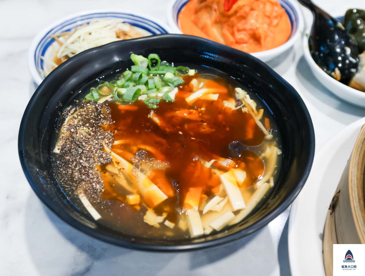 文心森林公園美食,台中南屯湯包,台中小吃,台中南屯美食,台中湯包,大七湯包,文心森林公園附近美食,台中南屯小吃,台中紅豆鍋餅 @鯊魚大口咬 文心森林公園美食,台中南屯湯包,台中小吃,台中南屯美食,台中湯包,大七湯包,文心森林公園附近美食,台中南屯小吃,台中紅豆鍋餅 @鯊魚大口咬