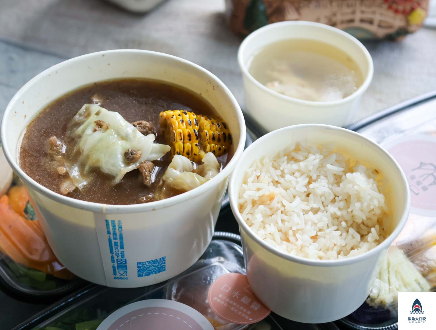 台中美食,台中便當推薦,台中南區便當推薦,台中海南雞飯,台中三隻傻雞,三隻傻雞海南雞飯 @鯊魚大口咬 台中美食,台中便當推薦,台中南區便當推薦,台中海南雞飯,台中三隻傻雞,三隻傻雞海南雞飯 @鯊魚大口咬