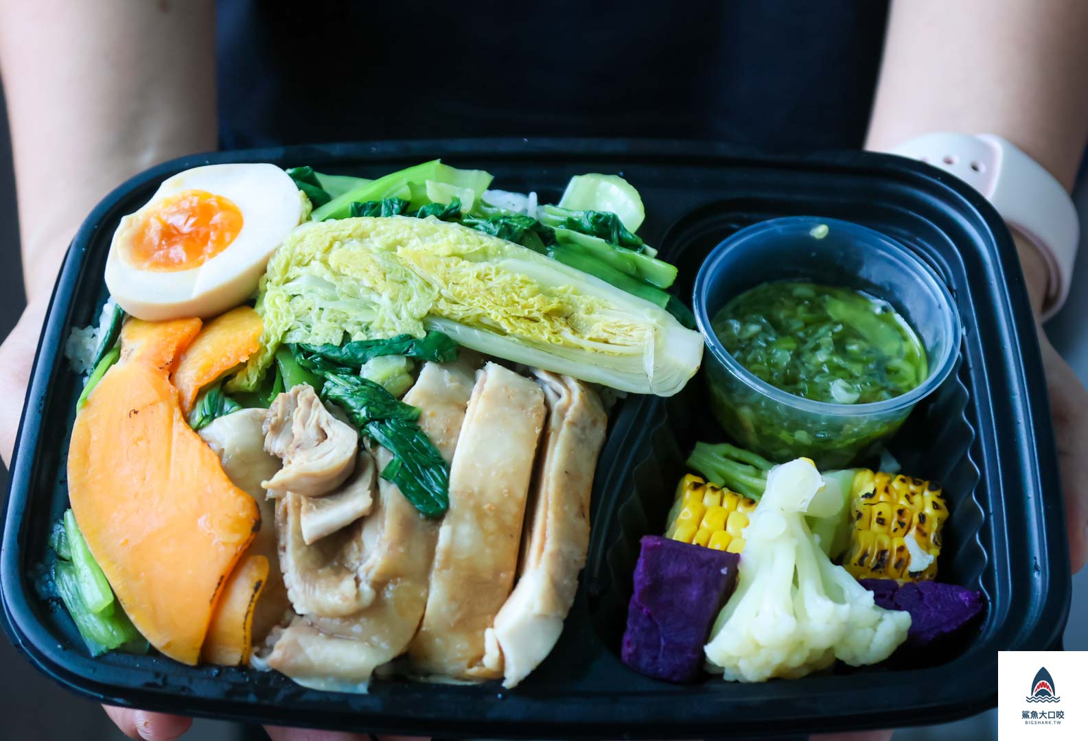 台中美食,台中便當推薦,台中南區便當推薦,台中海南雞飯,台中三隻傻雞,三隻傻雞海南雞飯 @鯊魚大口咬 台中美食,台中便當推薦,台中南區便當推薦,台中海南雞飯,台中三隻傻雞,三隻傻雞海南雞飯 @鯊魚大口咬