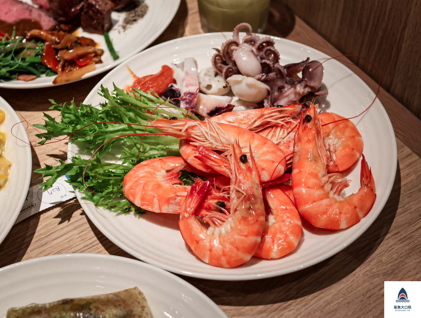 台中美食,台中吃到飽,饗食天堂,台中東區,LaLaport,饗食天堂LaLaport台中店 @鯊魚大口咬