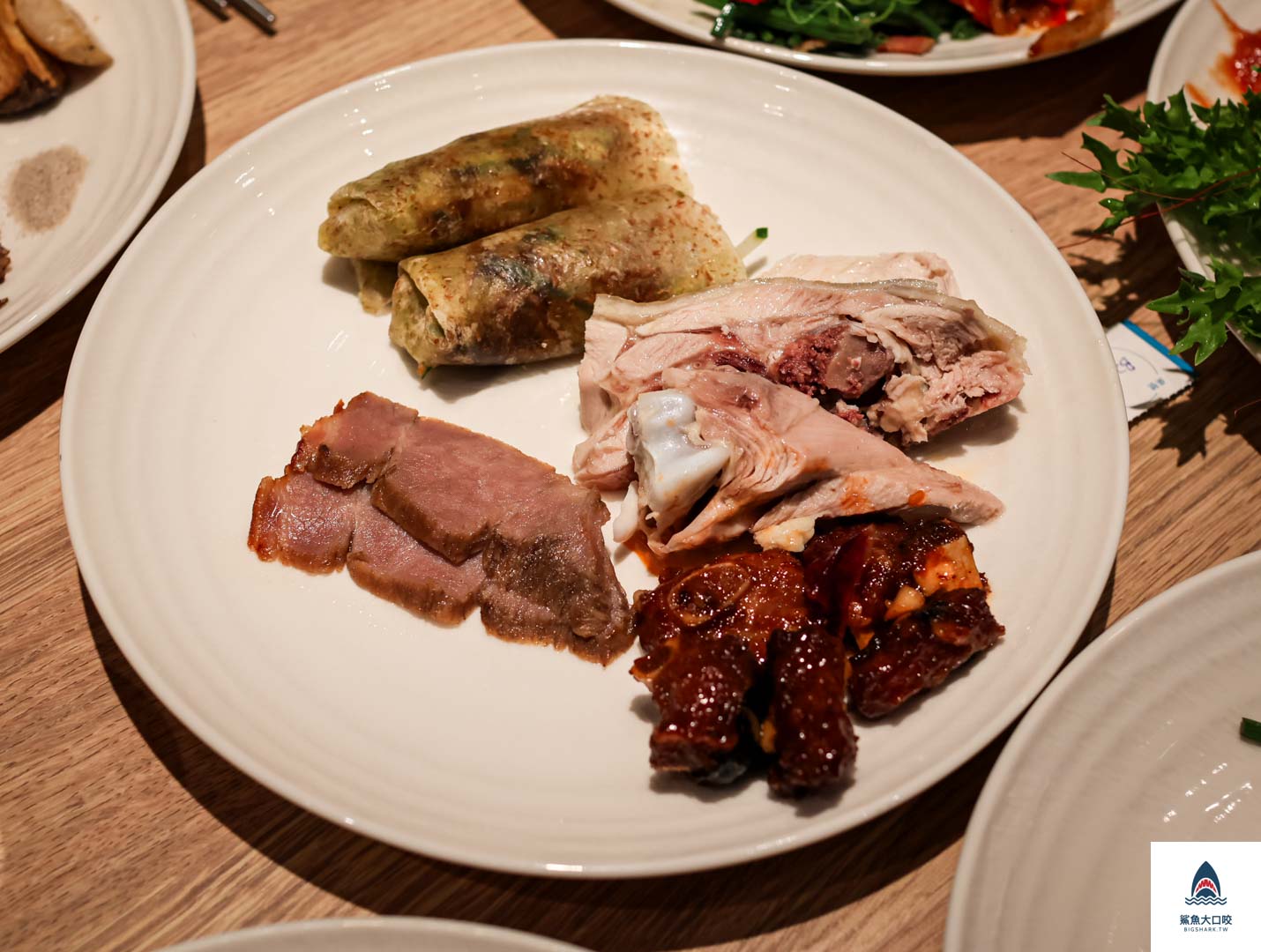 台中美食,台中吃到飽,饗食天堂,台中東區,LaLaport,饗食天堂LaLaport台中店 @鯊魚大口咬
