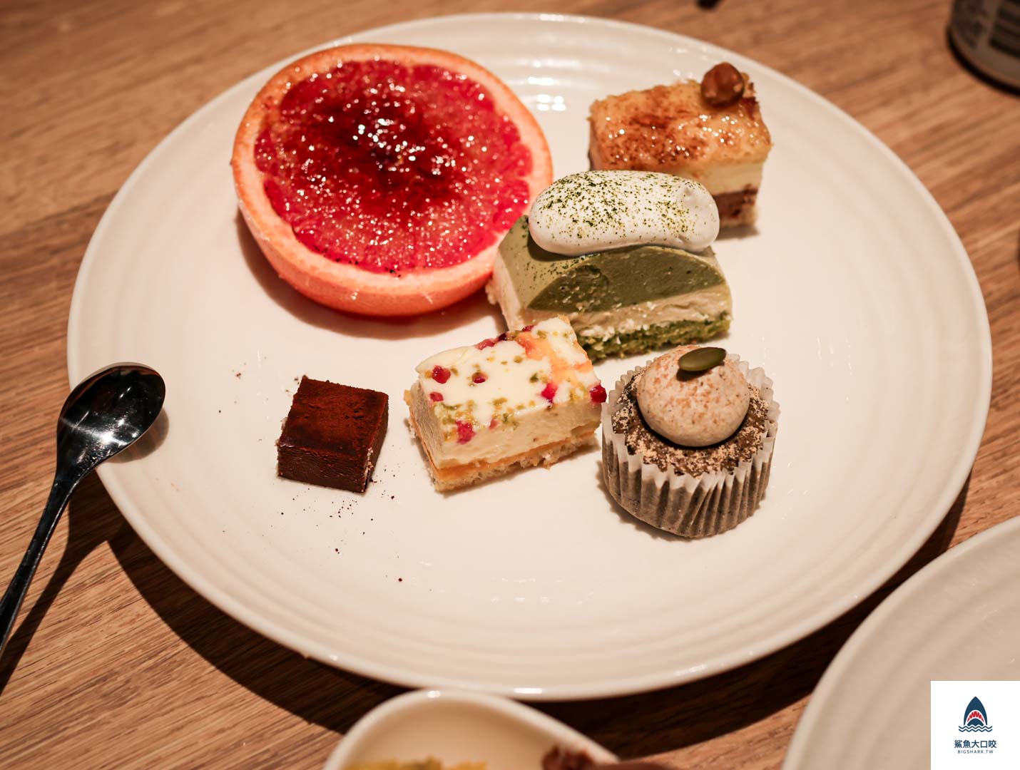 台中美食,台中吃到飽,饗食天堂,台中東區,LaLaport,饗食天堂LaLaport台中店 @鯊魚大口咬