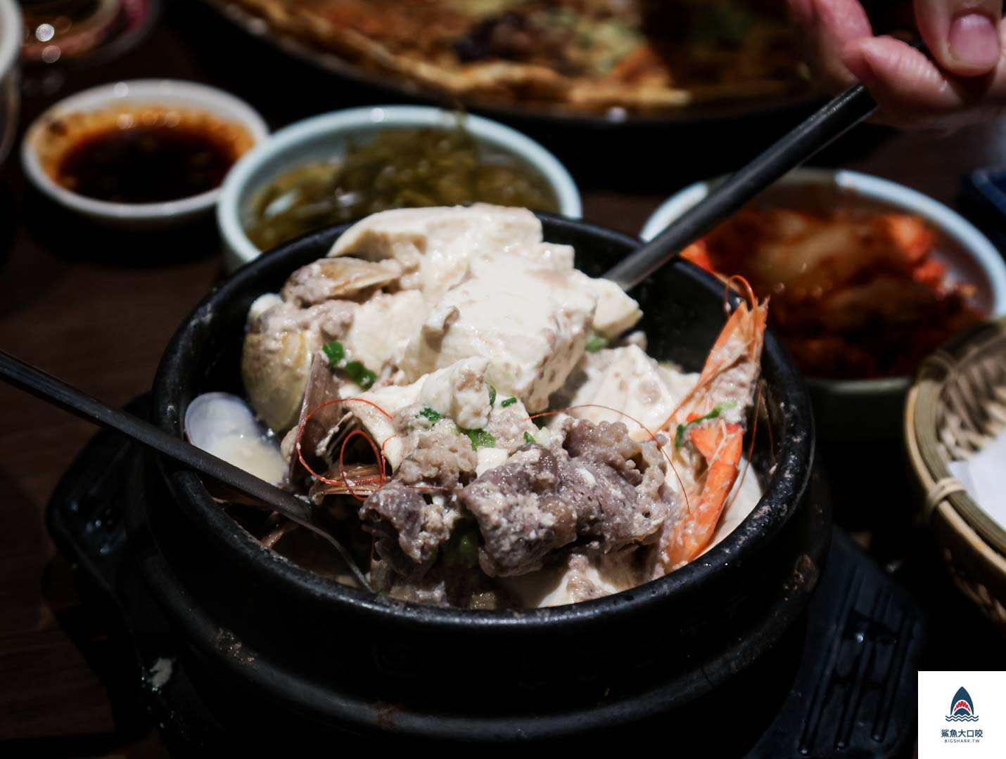 涓豆腐台中文心秀泰店,台中豆腐煲,台中秀泰美食,涓豆腐麗寶,涓豆腐,涓豆腐台中,涓豆腐菜單,涓豆腐台中秀泰 @鯊魚大口咬