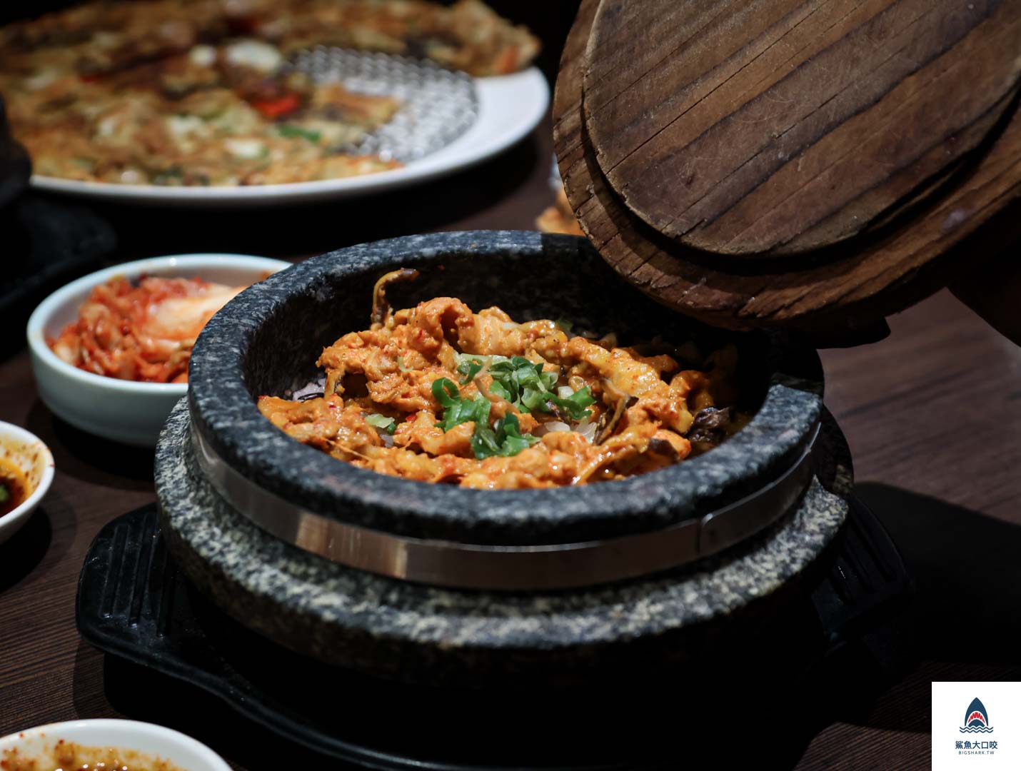涓豆腐台中文心秀泰店,台中豆腐煲,台中秀泰美食,涓豆腐麗寶,涓豆腐,涓豆腐台中,涓豆腐菜單,涓豆腐台中秀泰 @鯊魚大口咬