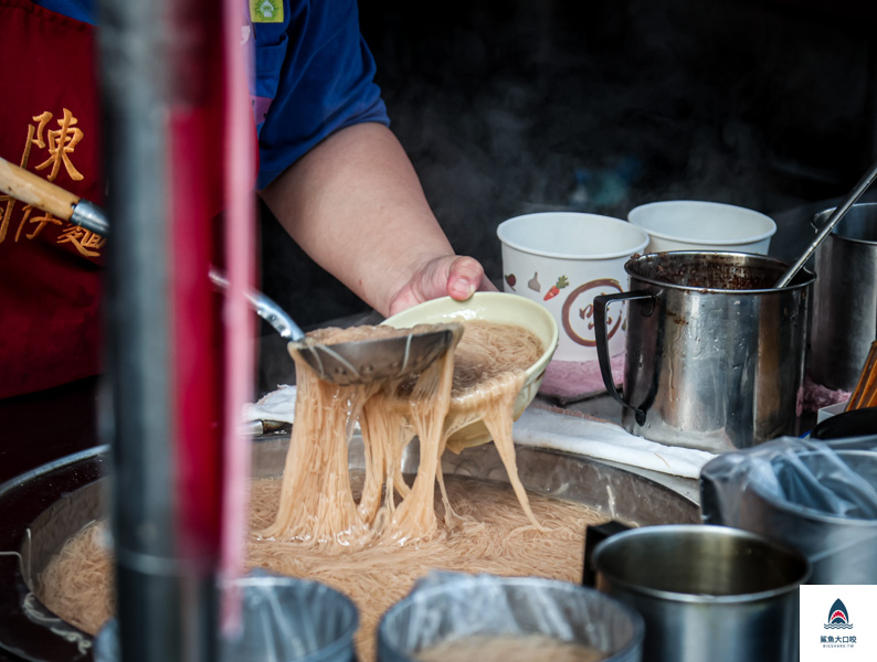 台中西區美食,台中大腸麵線,台中第五市場,第五市場美食,陳記蚵仔麵線,第五市場麵線,台中西區陳記蚵仔麵線,台中美食景點 @鯊魚大口咬