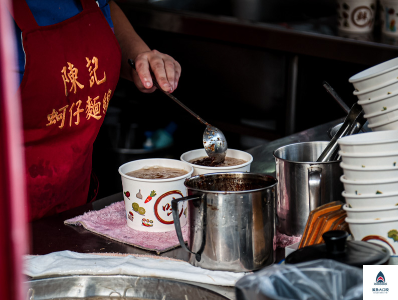 台中西區美食,台中大腸麵線,台中第五市場,第五市場美食,陳記蚵仔麵線,第五市場麵線,台中西區陳記蚵仔麵線,台中美食景點 @鯊魚大口咬