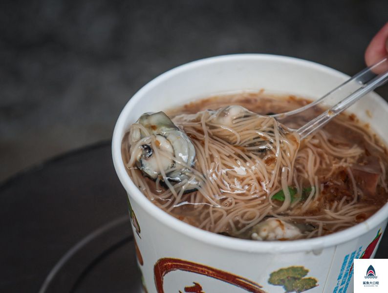 台中西區美食,台中大腸麵線,台中第五市場,第五市場美食,陳記蚵仔麵線,第五市場麵線,台中西區陳記蚵仔麵線,台中美食景點 @鯊魚大口咬