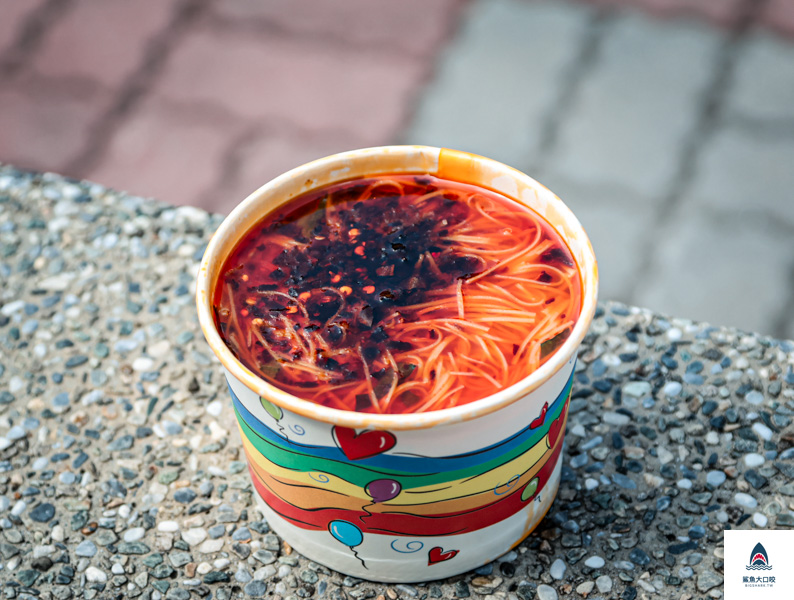 台中第五市場美食,樂群街美食,台中麵線,樂群麵線,台中美食 @鯊魚大口咬