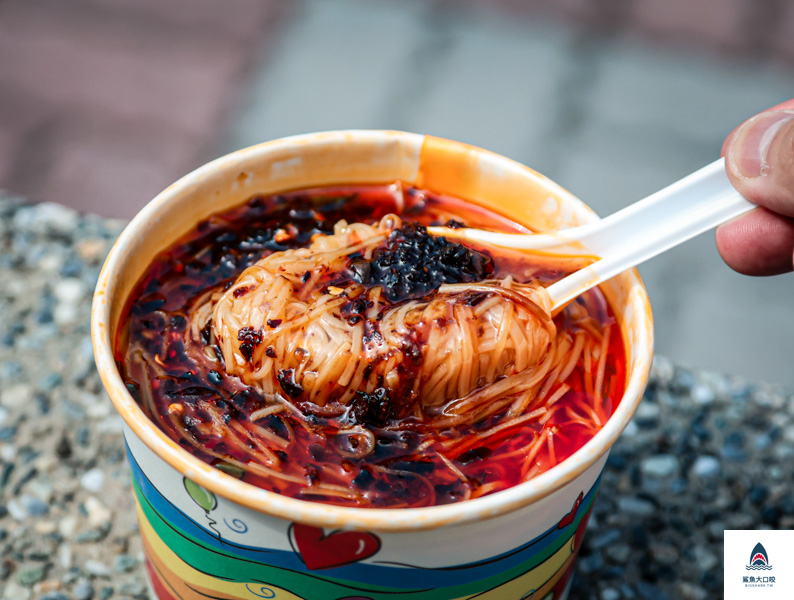 台中第五市場美食,樂群街美食,台中麵線,樂群麵線,台中美食 @鯊魚大口咬
