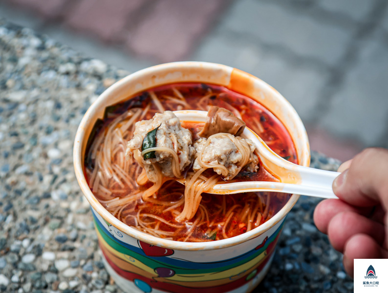 台中第五市場美食,樂群街美食,台中麵線,樂群麵線,台中美食 @鯊魚大口咬