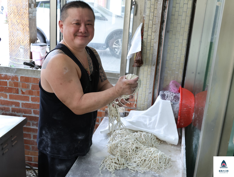 清水麵店,清水國小,台中美食,台中麵店,清水小吃,老士官,老士官擀麵店菜單,老士官擀麵店,清水美食,老士官擀麵 @鯊魚大口咬