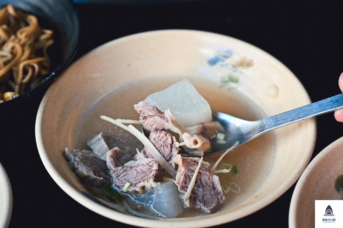 台中脆皮肉圓推薦,清水脆皮肉圓推薦,清水美食,麟記脆皮肉圓菜單 @鯊魚大口咬
