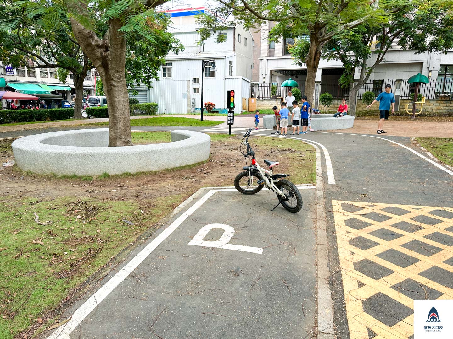 苗栗清華公園,苗栗車站公園,苗栗火車站公園,苗栗景點,苗栗市公園,苗栗公園推薦,北苗景點,北苗公園推薦,苗栗市旅遊,苗栗市景點,苗栗親子公園 @鯊魚大口咬 苗栗清華公園,苗栗車站公園,苗栗火車站公園,苗栗景點,苗栗市公園,苗栗公園推薦,北苗景點,北苗公園推薦,苗栗市旅遊,苗栗市景點,苗栗親子公園 @鯊魚大口咬
