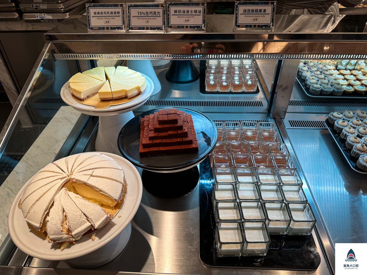 台中美食,台中吃到飽,饗食天堂,台中東區,LaLaport,饗食天堂LaLaport台中店 @鯊魚大口咬