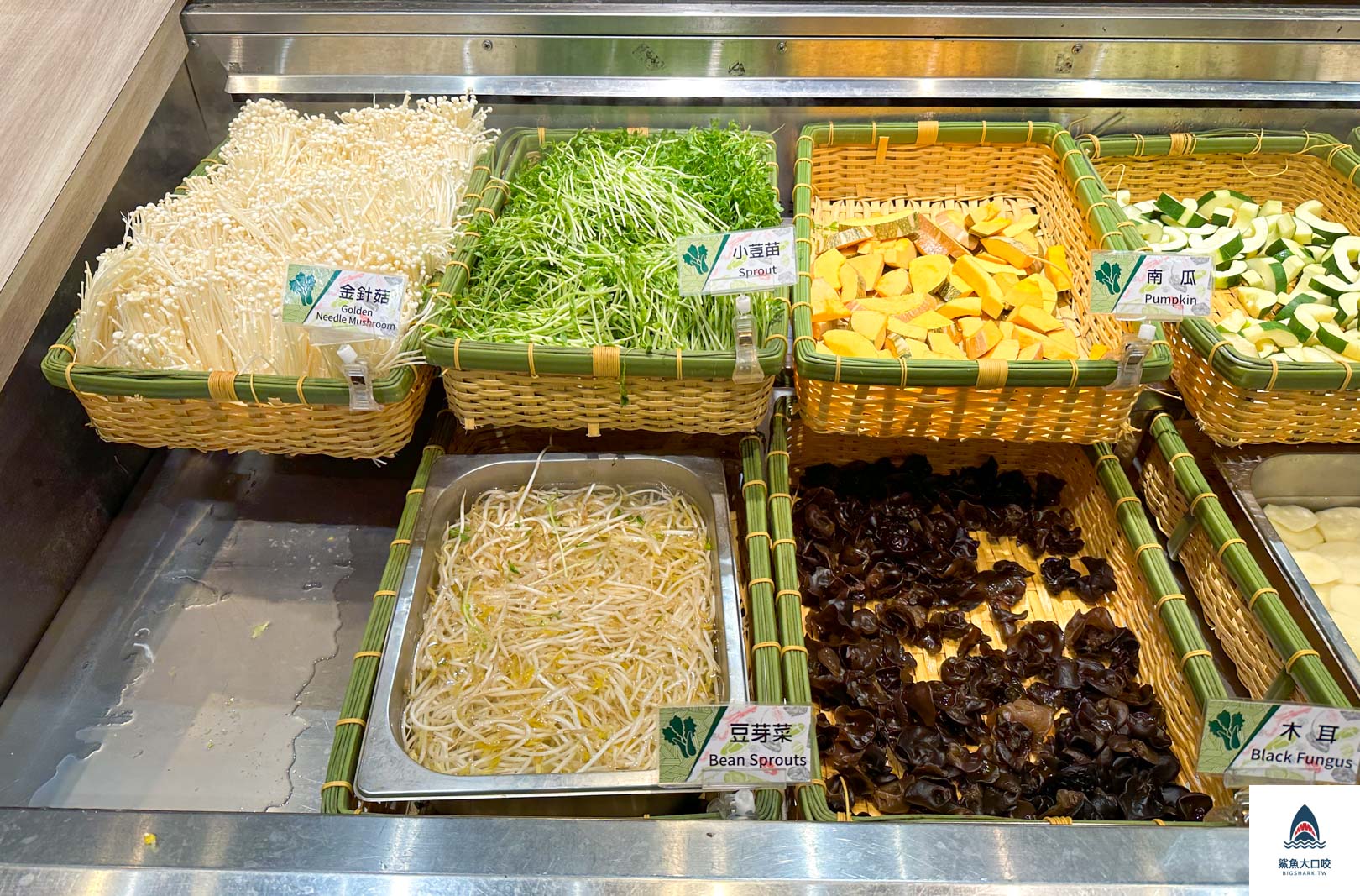 台中火鍋推薦,台中吃到飽推薦,星野肉肉鍋,台中星野肉肉鍋,台中麗寶美食,台中自助吧推薦 @鯊魚大口咬 台中火鍋推薦,台中吃到飽推薦,星野肉肉鍋,台中星野肉肉鍋,台中麗寶美食,台中自助吧推薦 @鯊魚大口咬