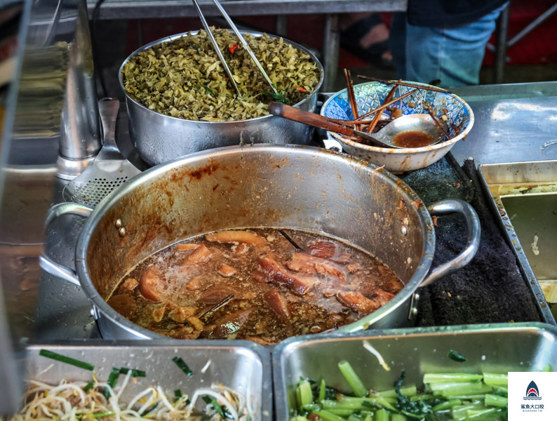 台中爌肉飯,阿頭控肉飯,阿頭（林）控肉飯菜單,台中南區美食,台中南區爌肉飯 @鯊魚大口咬