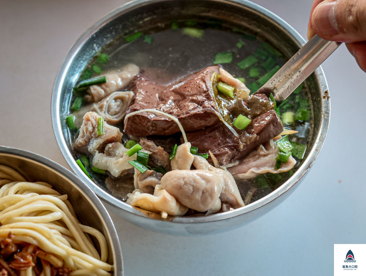 台中爌肉飯,台中炒麵,台中北屯早餐,水湳市場美食,台中北屯早午餐,BOK麵店,BOK麵店菜單 @鯊魚大口咬