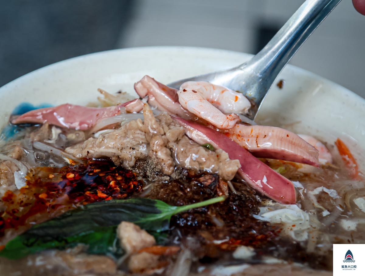 樂群街美食,台中西區早餐,第五市場美食地圖,第五市場美食 台中,正老牌魷魚羹,台中西區美食,台中西區小吃,第五市場美食 @鯊魚大口咬