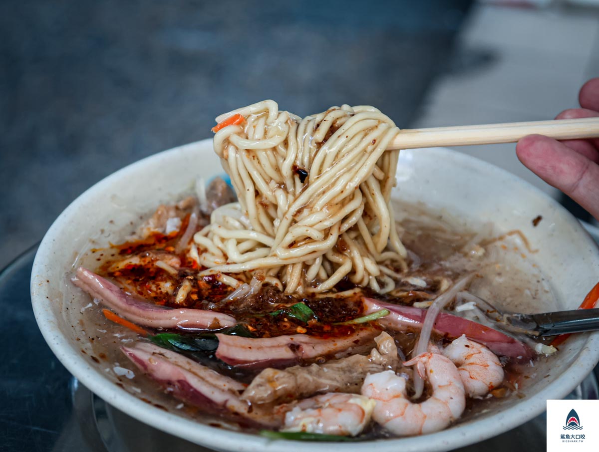 樂群街美食,台中西區早餐,第五市場美食地圖,第五市場美食 台中,正老牌魷魚羹,台中西區美食,台中西區小吃,第五市場美食 @鯊魚大口咬
