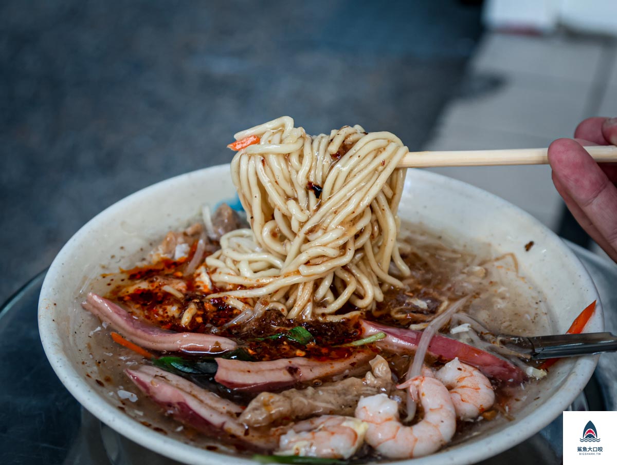 樂群街美食,台中西區早餐,第五市場美食地圖,第五市場美食 台中,正老牌魷魚羹,台中西區美食,台中西區小吃,第五市場美食 @鯊魚大口咬