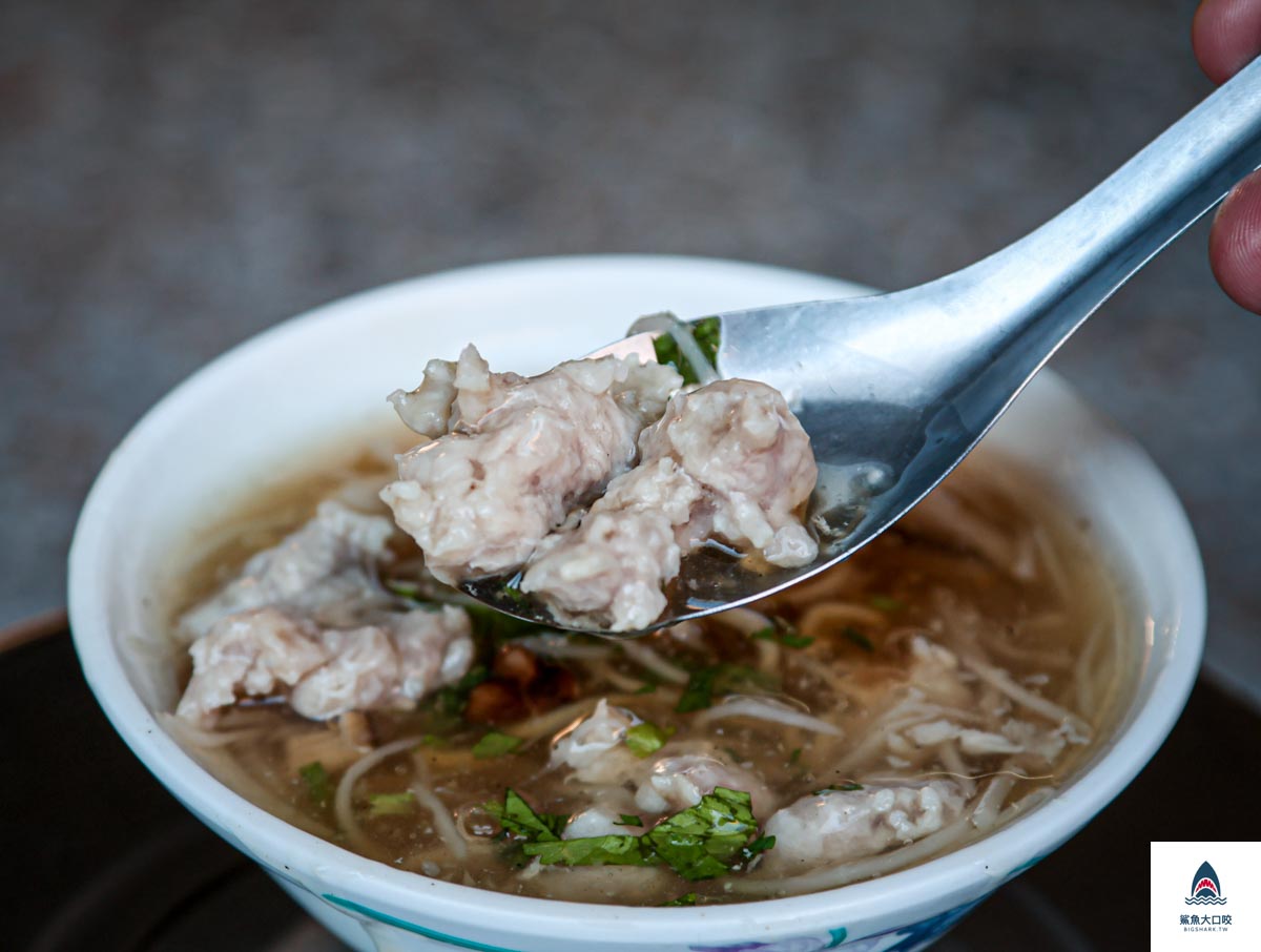 台中美食,台中小吃,台中第五市場美食,台中第五市場香菇肉羹,紅樹腳香菇肉羹,台中紅樹腳香菇肉羹,台中第五市場小吃 @鯊魚大口咬