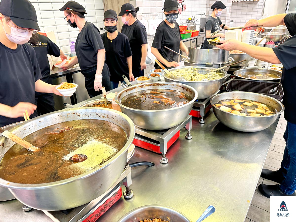 台中美食,台中宵夜,台中西區宵夜,台中勤美商圈美食,台中夜間部爌肉飯,夜間部爌肉飯推薦,夜間部爌肉飯菜單 @鯊魚大口咬
