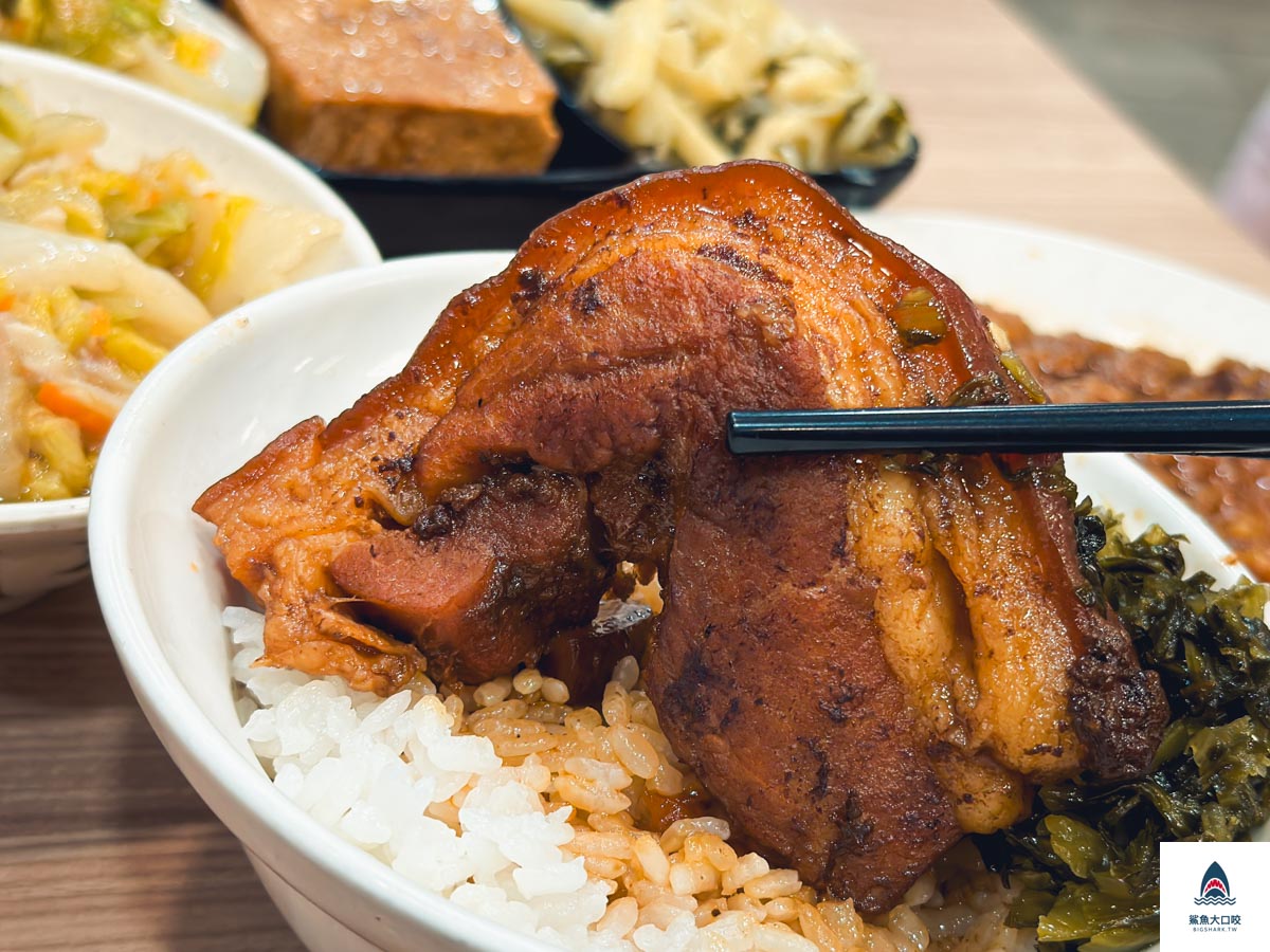 台中美食,台中宵夜,台中西區宵夜,台中勤美商圈美食,台中夜間部爌肉飯,夜間部爌肉飯推薦,夜間部爌肉飯菜單 @鯊魚大口咬