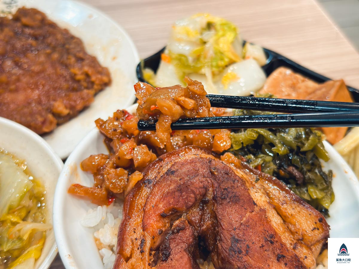 台中美食,台中宵夜,台中西區宵夜,台中勤美商圈美食,台中夜間部爌肉飯,夜間部爌肉飯推薦,夜間部爌肉飯菜單 @鯊魚大口咬