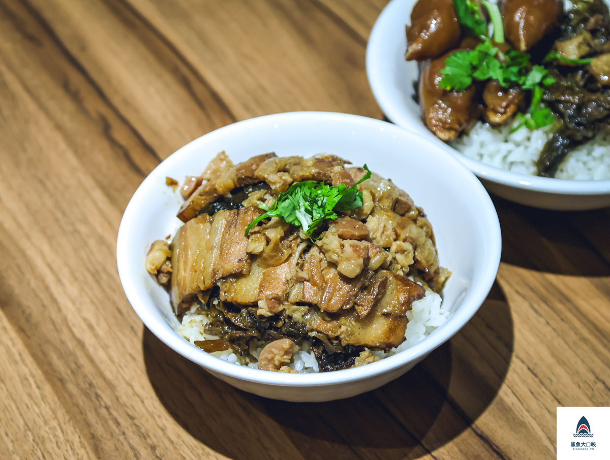 阿賜豬腳飯菜單,斗六梅干扣肉,雲林梅干扣肉,雲林美食,斗六美食,斗六小吃,斗六隱藏美食,阿賜豬腳飯,雲林豬腳飯 @鯊魚大口咬