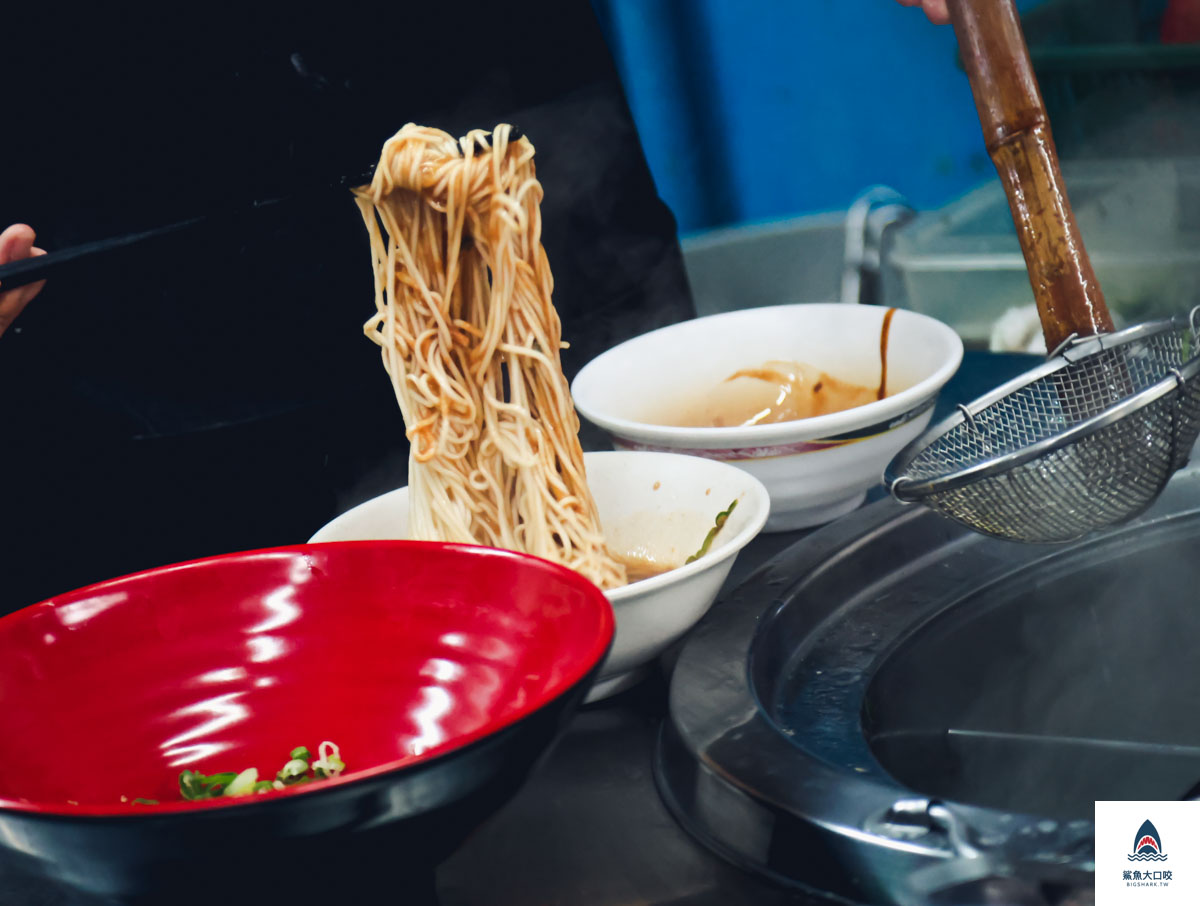 萬華美食,藍居餛飩麵,五倍餛飩,藍居古早味餛飩麵菜單,萬華美食推薦,藍居古早味餛飩麵,藍居 @鯊魚大口咬 萬華美食,藍居餛飩麵,五倍餛飩,藍居古早味餛飩麵菜單,萬華美食推薦,藍居古早味餛飩麵,藍居 @鯊魚大口咬