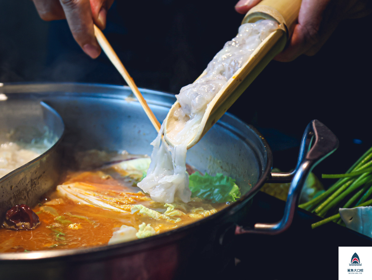 怎麻辣頂級鴛鴦鍋,怎麻辣頂級鴛鴦鍋菜單 @鯊魚大口咬