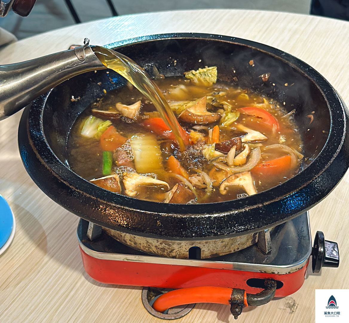 台中石頭火鍋,水湳火鍋推薦,北屯火鍋推薦,食藝石頭火鍋,食藝石頭火鍋菜單,食藝石頭火鍋推薦,台中火鍋推薦 @鯊魚大口咬