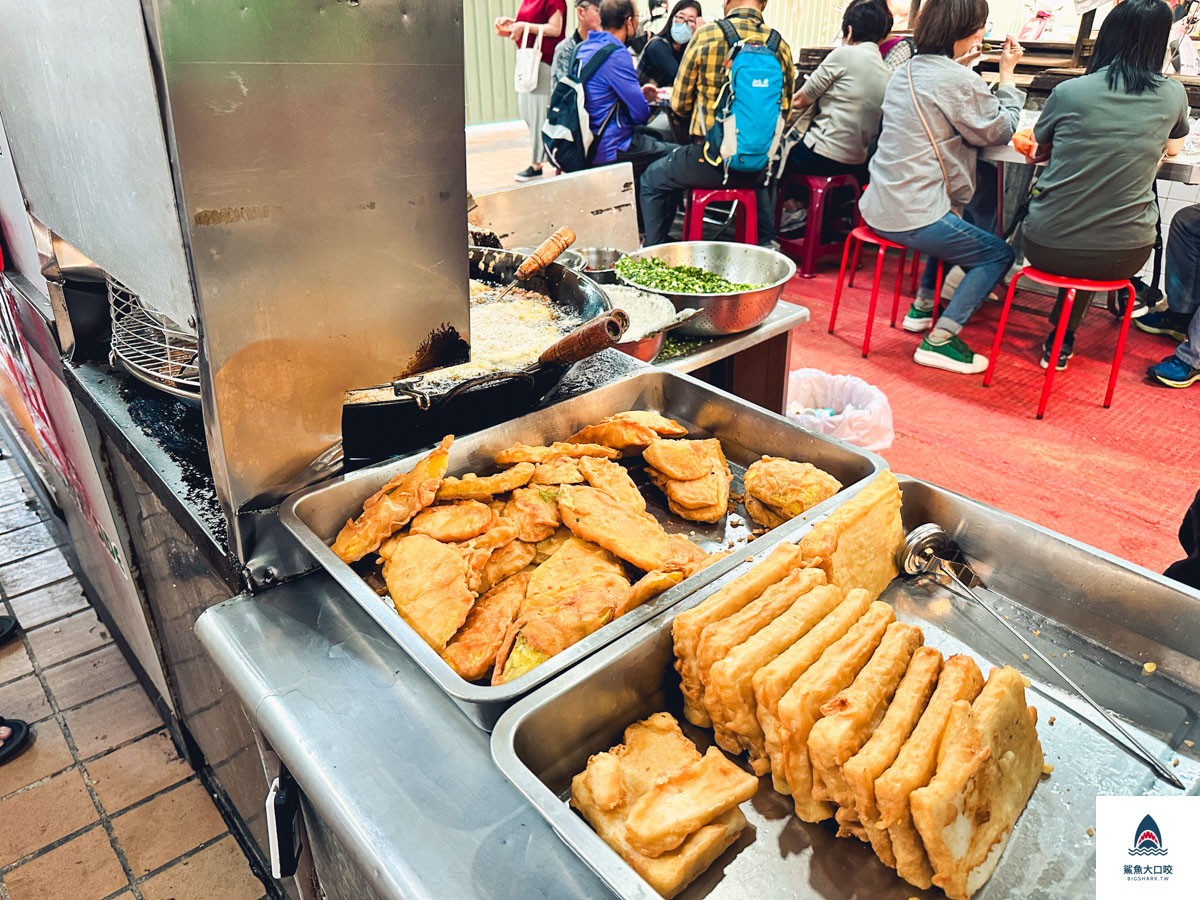 彰化美食,阿蛋蚵嗲,花壇美食,彰化花壇必吃,花壇市場美食,花壇阿蛋柯嗲菜單 @鯊魚大口咬