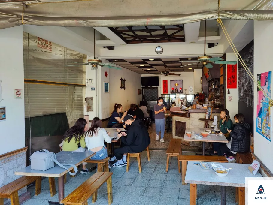 台中北區美食,馨香泡沫紅茶外帶,馨香泡沫紅茶營業時間,馨香泡沫紅茶菜單,台中中友美食,馨香,一中好吃美食,中友商圈美食,台中一中美食,馨香泡沫紅茶,台中美食,馨香泡沫紅茶404台中市北區,馨香泡沫紅茶FB,台中一中商圈美食,馨香泡沫紅茶全家福蛋餅 @鯊魚大口咬