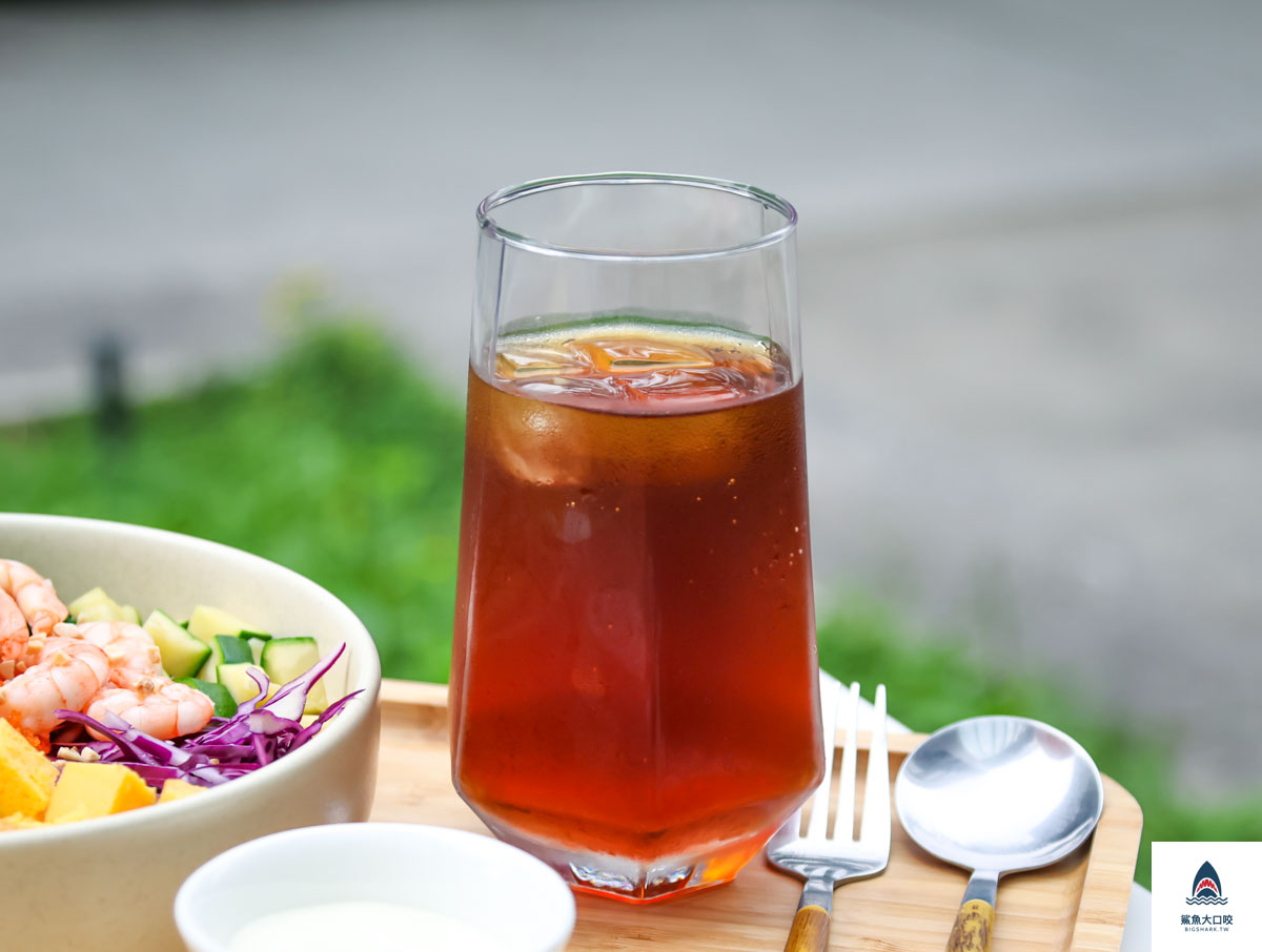 MUMU POKE夏威夷拌飯,MUMU POKE夏威夷拌飯菜單,高雄健康餐推薦,高雄輕軌健康餐推薦,高雄輕軌美食推薦,mumupoke價位 @鯊魚大口咬