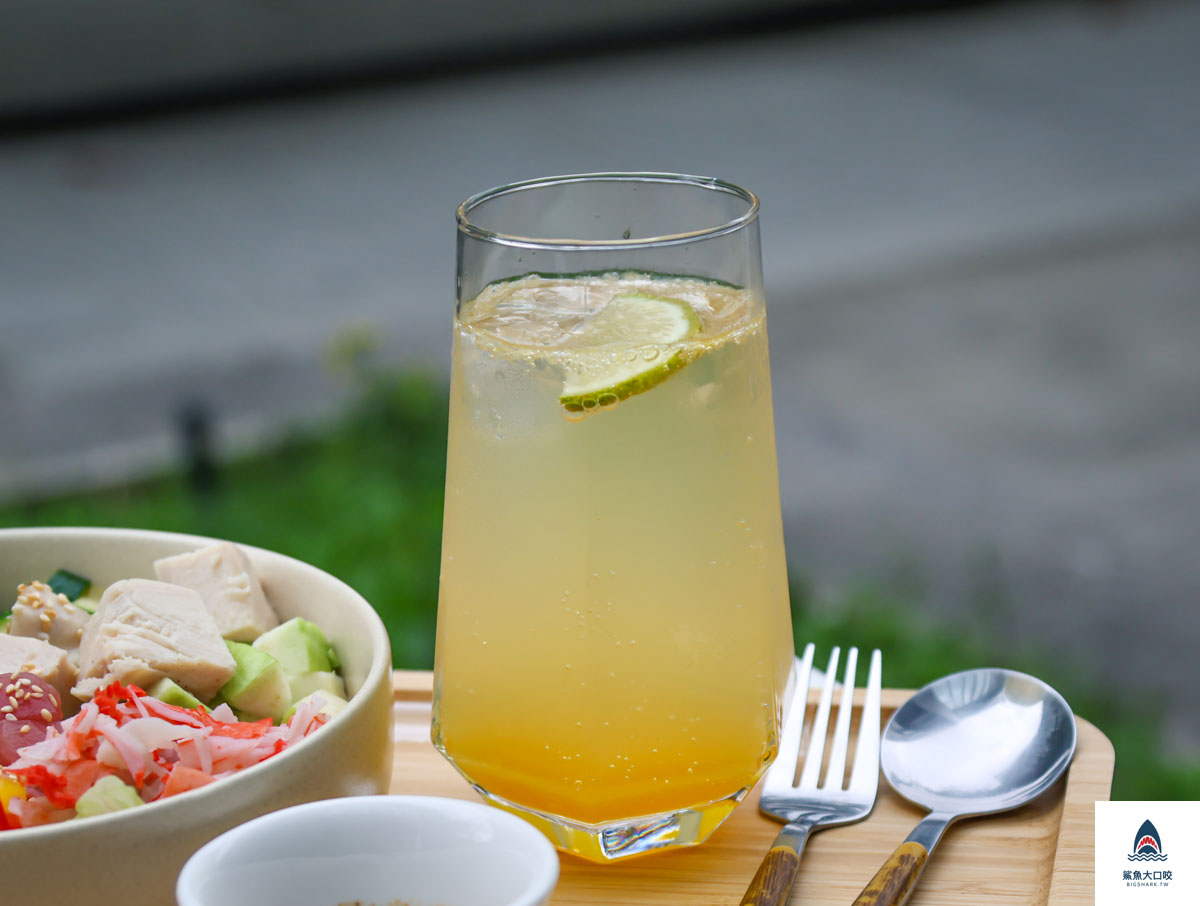 MUMU POKE夏威夷拌飯,MUMU POKE夏威夷拌飯菜單,高雄健康餐推薦,高雄輕軌健康餐推薦,高雄輕軌美食推薦,mumupoke價位 @鯊魚大口咬
