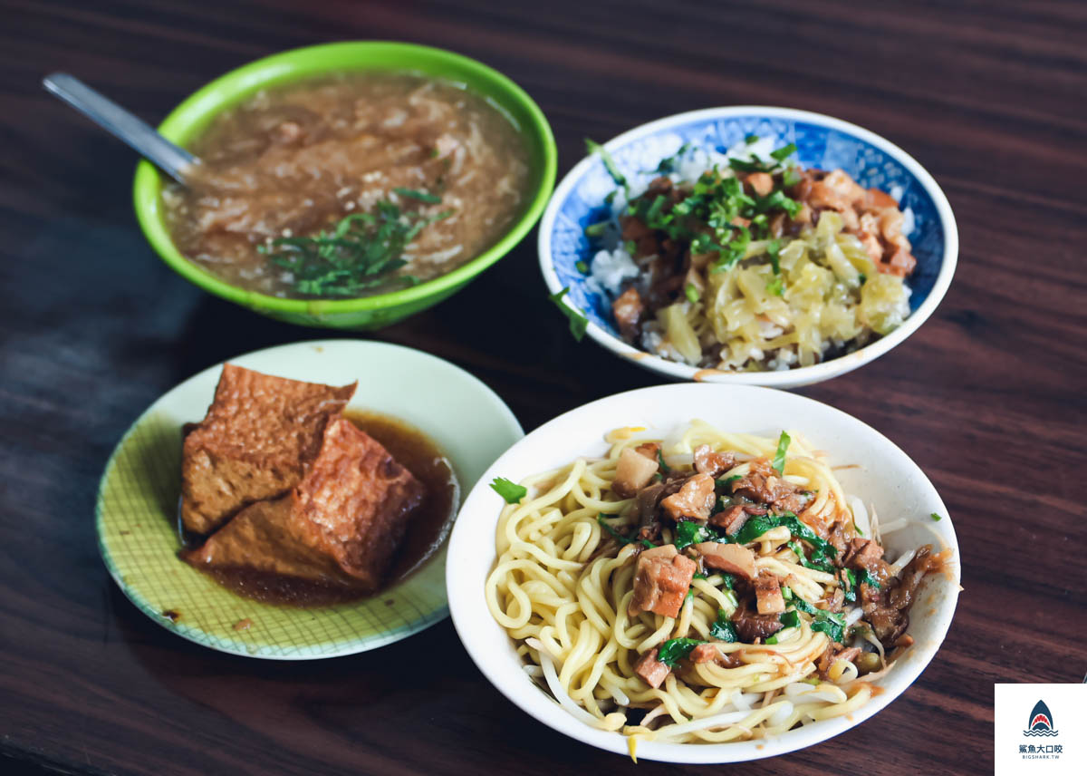 台中南區小吃,台中魯肉莊,魯肉莊菜單,魯肉莊價位,魯肉莊推薦,中興大學美食推薦,台中南區美食 @鯊魚大口咬