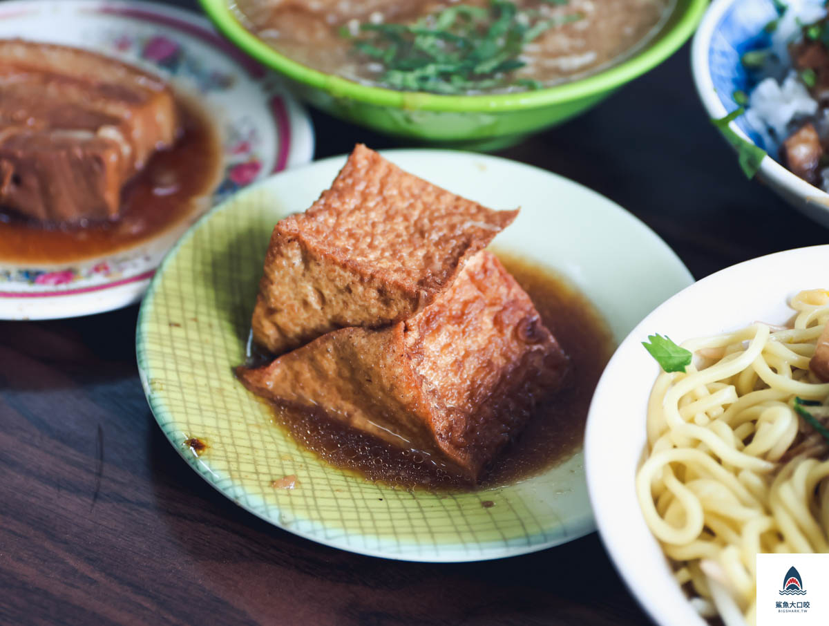 台中南區小吃,台中魯肉莊,魯肉莊菜單,魯肉莊價位,魯肉莊推薦,中興大學美食推薦,台中南區美食 @鯊魚大口咬