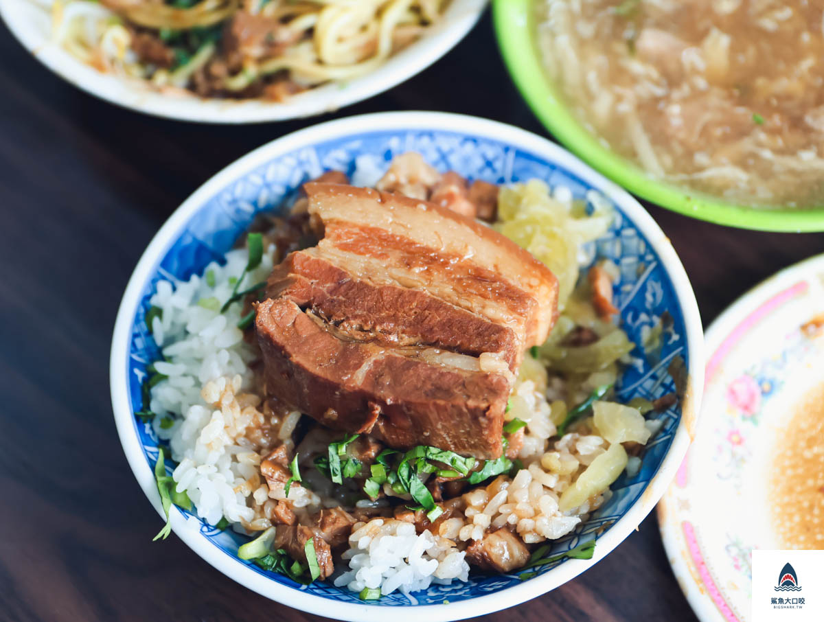 台中南區小吃,台中魯肉莊,魯肉莊菜單,魯肉莊價位,魯肉莊推薦,中興大學美食推薦,台中南區美食 @鯊魚大口咬