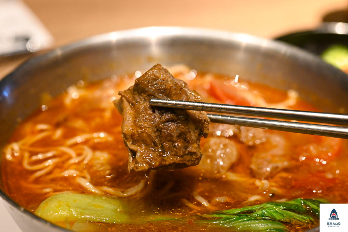 台中牛肉麵,台中公益路平價美食推薦,台中太初麵食館,太初麵食菜單,台中南屯區美食推薦 @鯊魚大口咬 台中牛肉麵,台中公益路平價美食推薦,台中太初麵食館,太初麵食菜單,台中南屯區美食推薦 @鯊魚大口咬