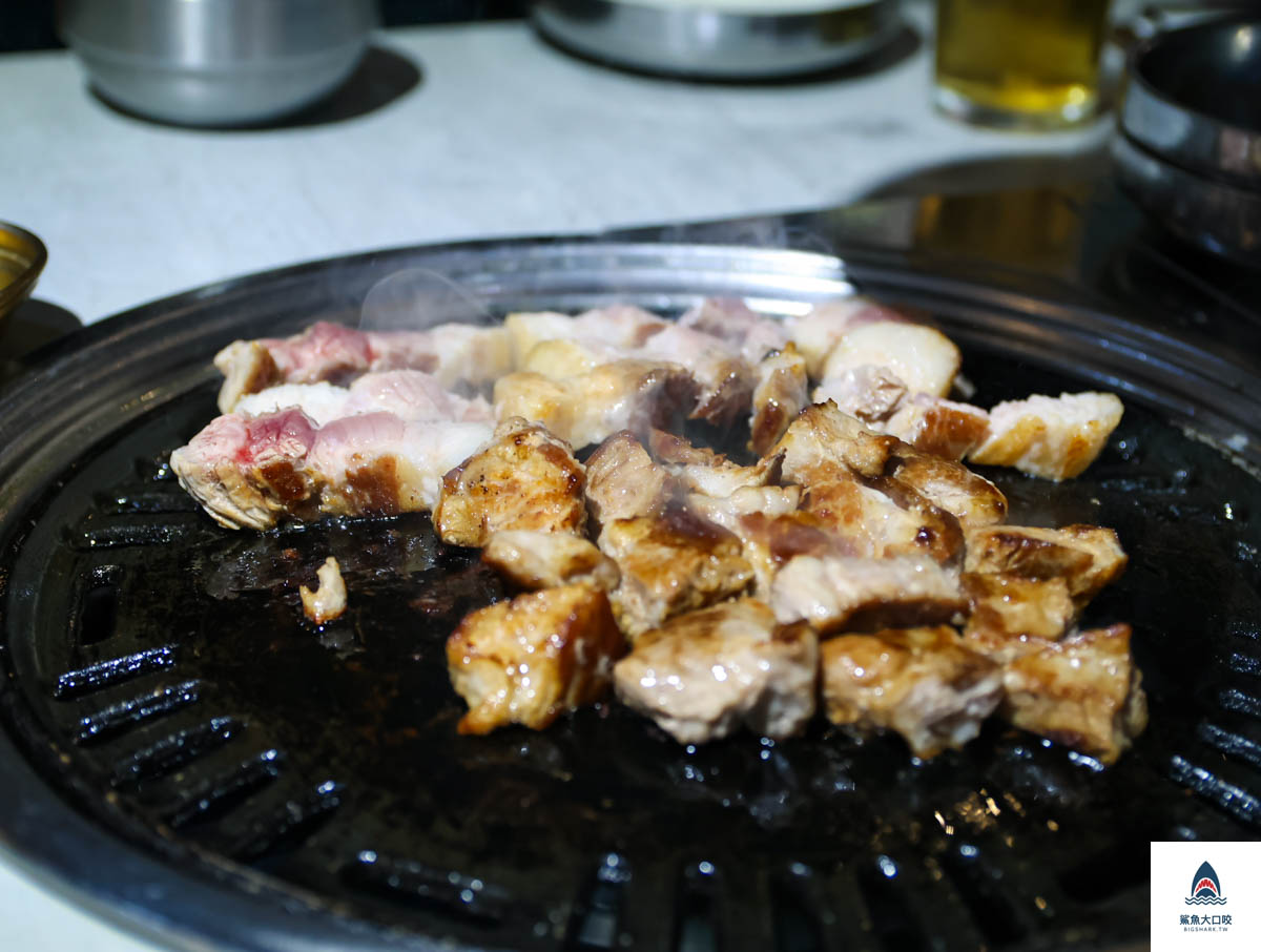 台中料韓男,北屯美食推薦,台中韓式烤肉推薦,料韓男熟成五花肉,料韓男菜單,台中燒肉推薦,台中韓式燒肉 @鯊魚大口咬