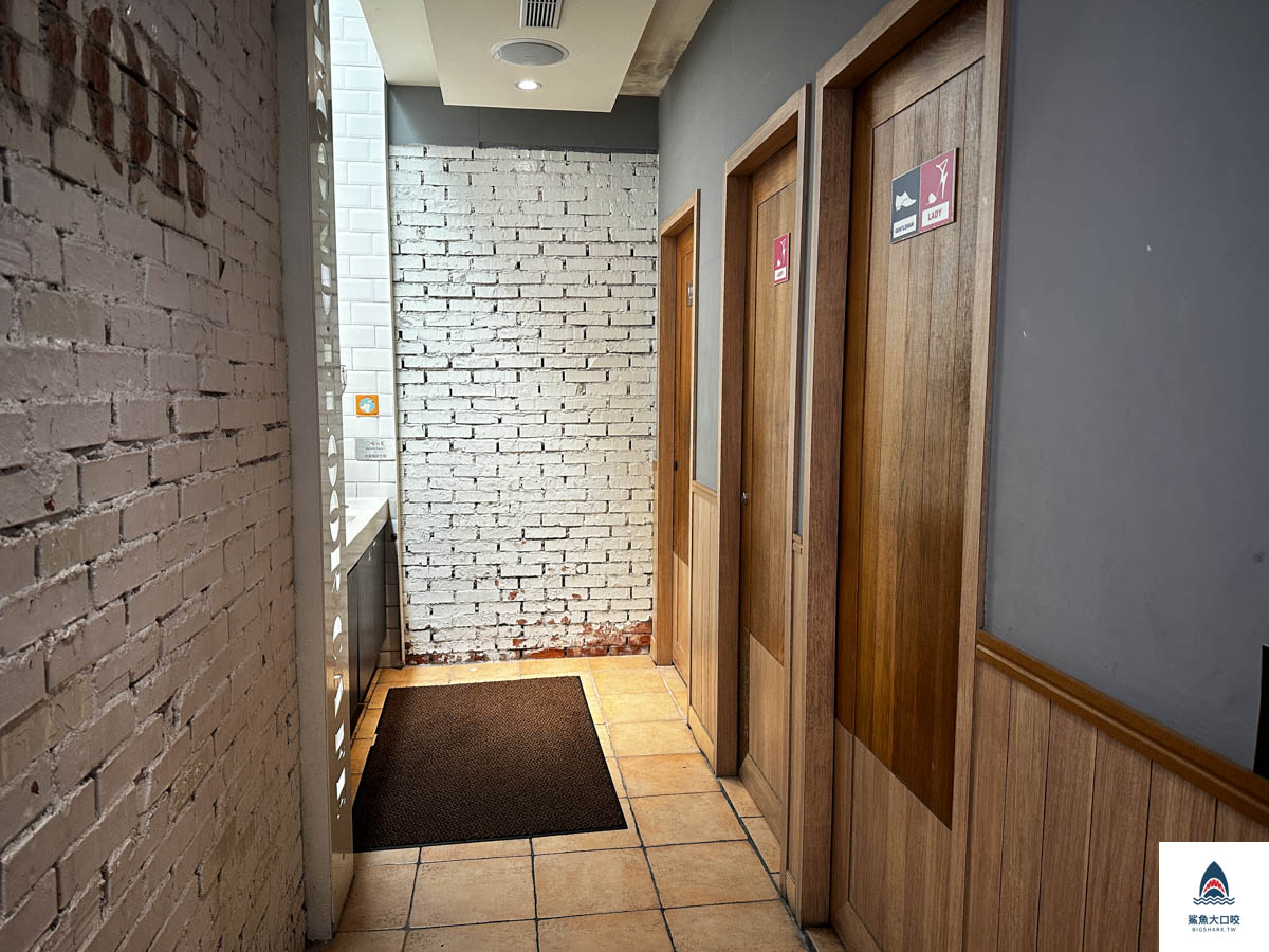 貳樓公益店Second Floor @鯊魚大口咬