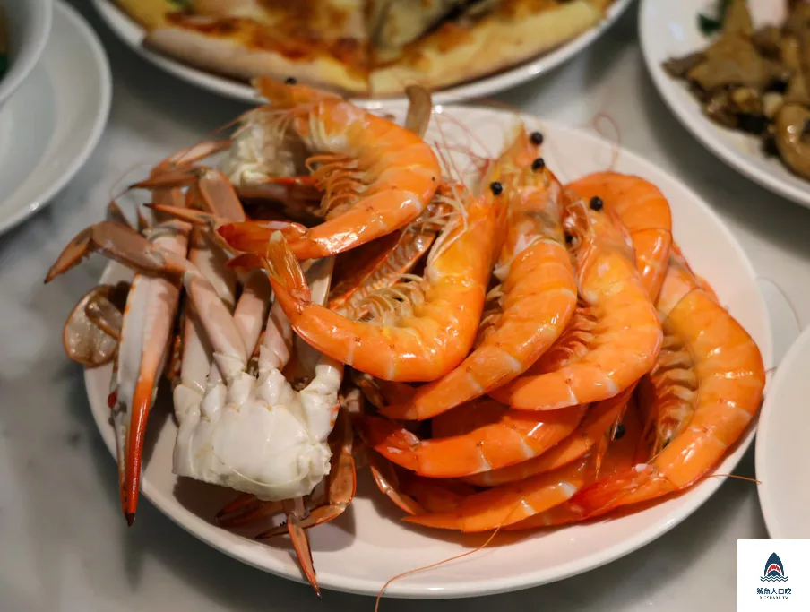 台中吃到飽,台中自助吧,新食譜全日餐廳 Latest Recipe,新食譜全日餐廳 Latest Recipe菜單,李方艾美,李芳艾美餐廳,台中李芳艾美,台中美食 @鯊魚大口咬