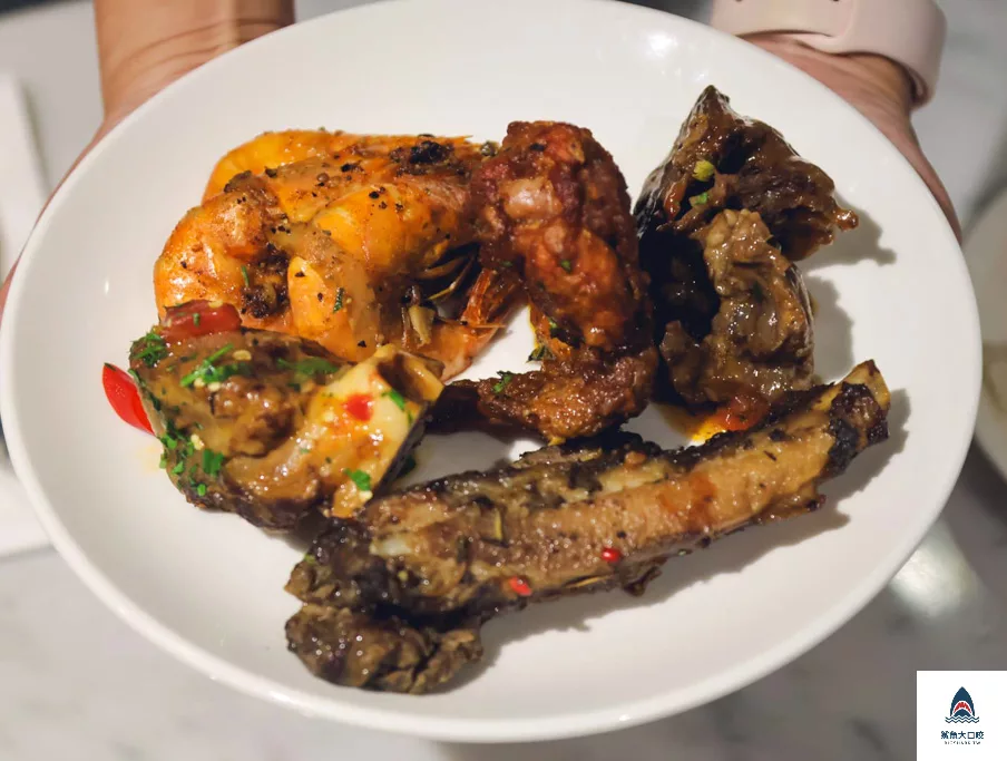 台中吃到飽,台中自助吧,新食譜全日餐廳 Latest Recipe,新食譜全日餐廳 Latest Recipe菜單,李方艾美,李芳艾美餐廳,台中李芳艾美,台中美食 @鯊魚大口咬