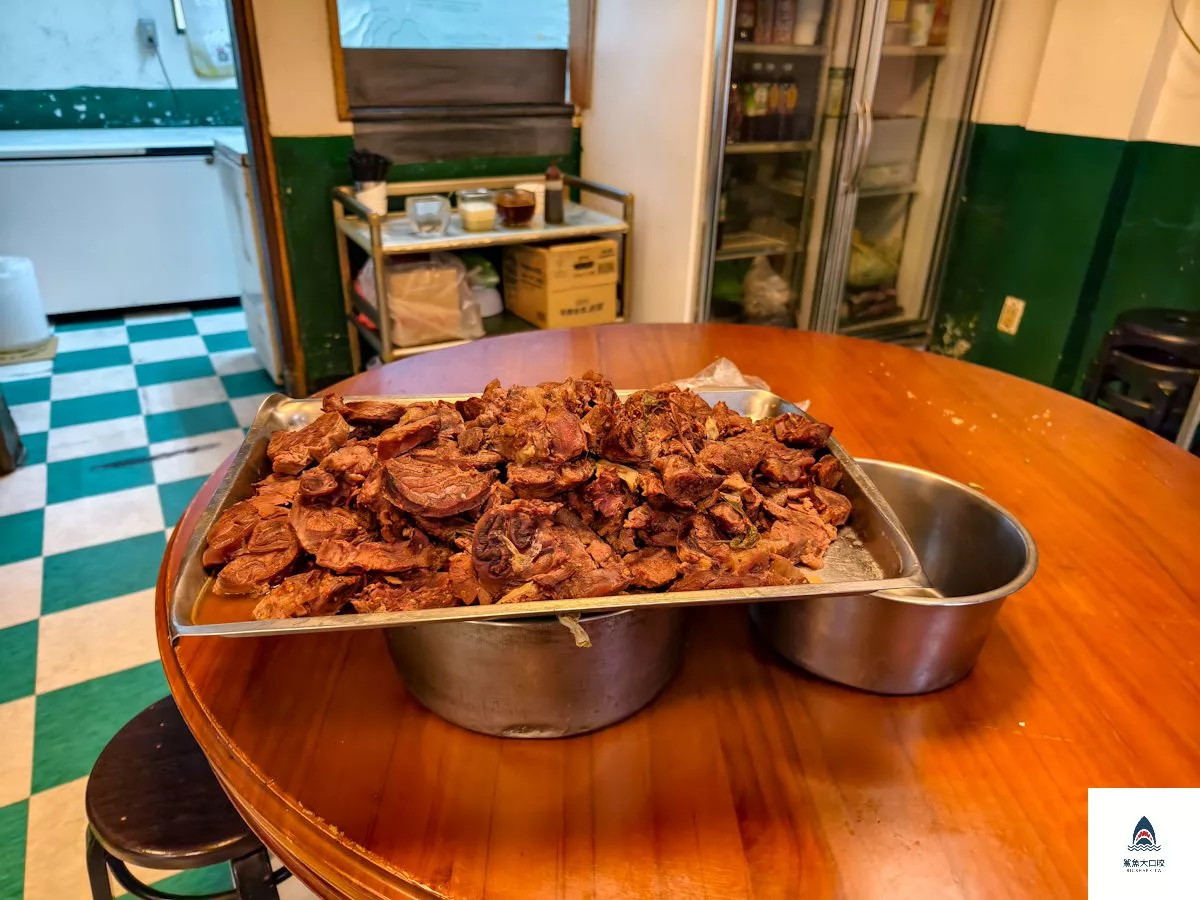 台中羊肉料理推薦」台中酸白菜鍋推薦,台中中區美食推薦,台中清真館,清真館,台中清真館菜單,台中清真料理,台中牛肉料理推薦 @鯊魚大口咬