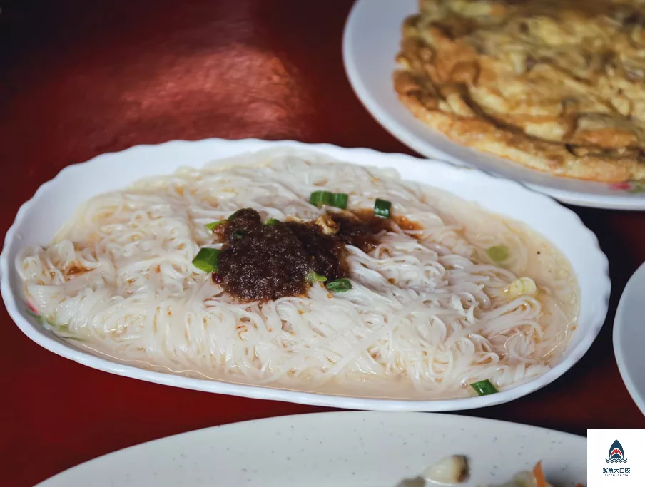 南投甕仔雞,南投紫南宮美食推薦,福伯黃金雞,福伯黃金雞菜單,福伯黃金雞推薦,南投美食 @鯊魚大口咬