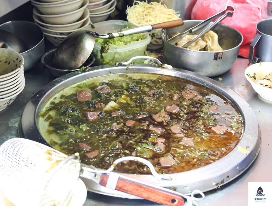 水湳市場,台中美食,台中早餐,台中炒麵,水湳美食,台中北屯,梁嫂炒麵,台中肉燥飯 @鯊魚大口咬