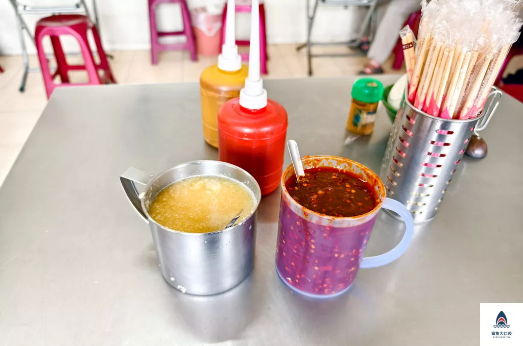 水湳市場,台中美食,台中早餐,台中炒麵,水湳美食,台中北屯,梁嫂炒麵,台中肉燥飯 @鯊魚大口咬